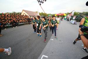 BIB: 
                            <button type="button" onclick="openModal(3530993)" class="btn btn-primary btn-sm float-right btn-popup" data-toggle="modal" data-target=".modal-high-quality">
                        <i class="fas fa-shopping-cart"></i> Add to Cart
                    </button>
                                            <button type="button" onclick="isThisMe(3530993, true)" class="btn btn-success btn-sm float-right btn-popup btn-isme hidden" data-toggle="tooltip" data-placement="bottom" title="นี่คือรูปของคุณใช่ไหม คลิกที่นี่เพื่อเอาเข้าอัลบั้ม">
                        <i class="fas fa-plus"></i> Add to album
                    </button>
                    <button type="button" onclick="isThisMe(3530993, false)" class="btn btn-warning btn-sm float-right btn-popup btn-isnotme hidden">
                        <i class="fas fa-ban"></i> Remove from album
                    </button>